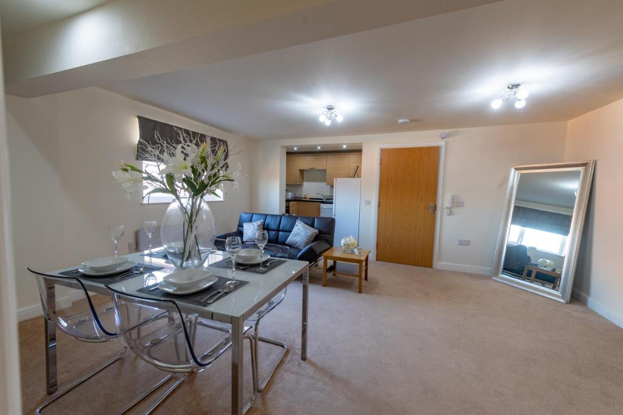 Courtyard Mews Apartment Wakefield Room photo